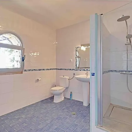Beautiful Renovated Hilltop And Heated Pool וילה סאו בראס דה אלפורטל