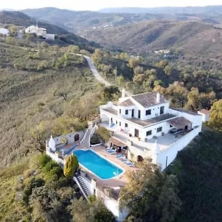Beautiful Renovated Hilltop And Heated Pool * סאו בראס דה אלפורטל