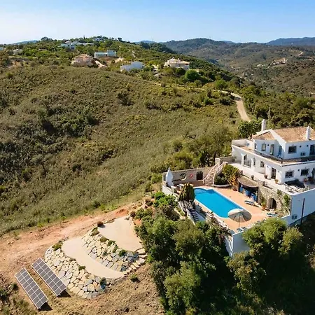 Beautiful Renovated Hilltop And Heated Pool וילה
