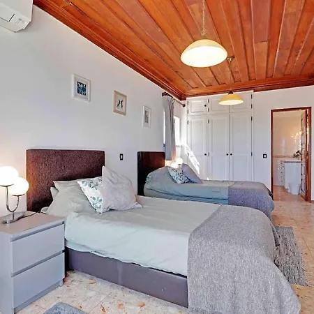 וילה Beautiful Renovated Hilltop And Heated Pool