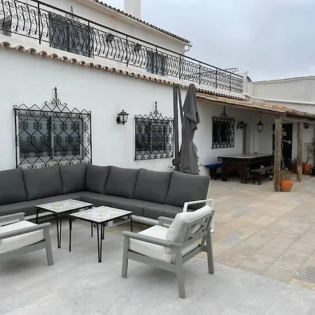 Beautiful Renovated Hilltop And Heated Pool סאו בראס דה אלפורטל