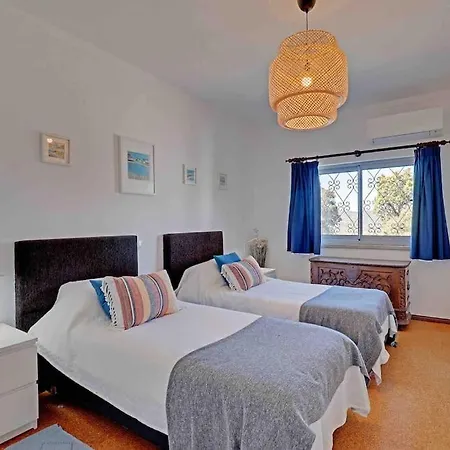 Beautiful Renovated Hilltop And Heated Pool *