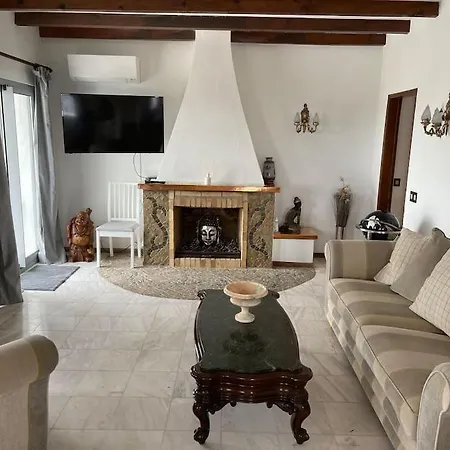 Beautiful Renovated Hilltop And Heated Pool *