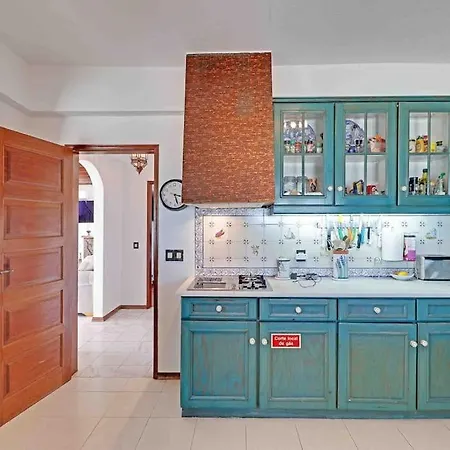 Villa Beautiful Renovated Hilltop And Heated Pool *
