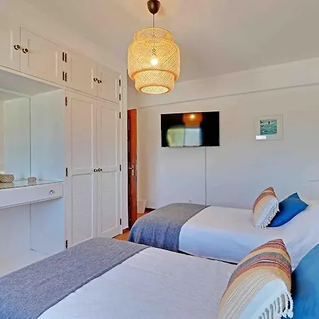 Beautiful Renovated Hilltop And Heated Pool 빌라 *