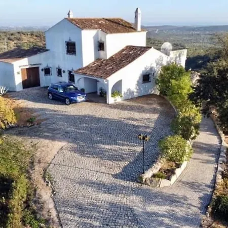 빌라 Beautiful Renovated Hilltop And Heated Pool *