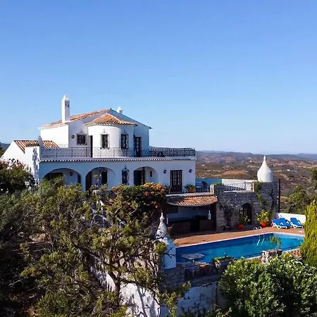 Beautiful Renovated Hilltop And Heated Pool 빌라 *