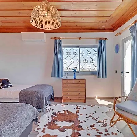 Beautiful Renovated Hilltop And Heated Pool *