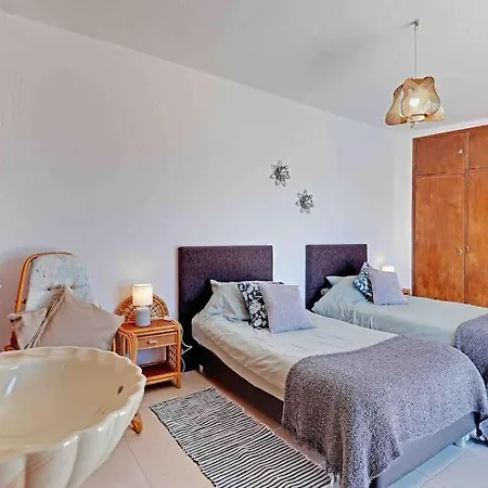 Beautiful Renovated Hilltop And Heated Pool *
